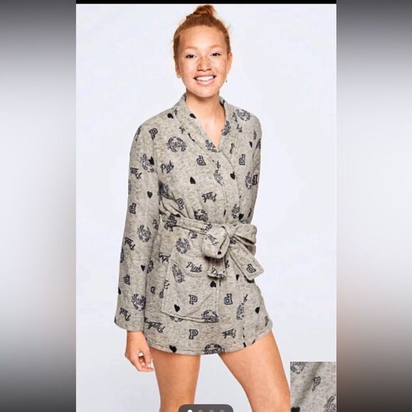 PINK victoria ’s Secret small all over mixed logo cozy short robe grey - Picture 1 of 3